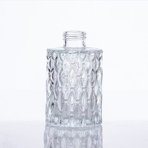 Vente en gros de bouteilles de vin et de whisky en verre transparent plat délicates de 50, 100 et 150 ml <span class=keywords><strong>avec</strong></span> <span class=keywords><strong>bouchon</strong></span> en plastique et joint rétractable - Product Image 2
