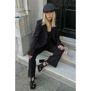 Ensemble veste et pantalon noirs pour femmes, accessoires de costume en gros - Product Image 2