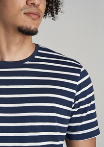 T-shirt a righe in cotone a forma di controllo e restringimento Pre-lavata per uomini alti in blu e bianco - Product Image 3