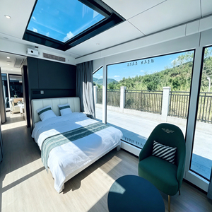 Capsule spatiale futuriste portable, maison intelligente préfabriquée pour le glamping, le camping, l'hébergement hôtelier avec salle de bain et cuisine - Product Image 2