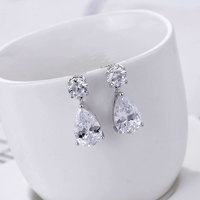 Bijoux en argent sterling S925 sur mesure avec moissanite taille poire VVS pour les boucles d'oreilles de Noël, cadeau pour femme avec certificat Gema