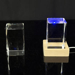 Presentes de Lembrança Cubo de Cristal Peso de Papel Base de Luz LED de Madeira Cubo Gravado a Laser 3D - Product Image 6
