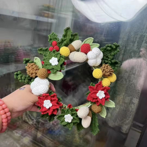 <span class=keywords><strong>Couronne</strong></span> <span class=keywords><strong>de</strong></span> Noël crochetée à <span class=keywords><strong>la</strong></span> main <span class=keywords><strong>avec</strong></span> des pommes <span class=keywords><strong>de</strong></span> pin <span class=keywords><strong>de</strong></span> fête parfaite pour <span class=keywords><strong>la</strong></span> décoration murale <span class=keywords><strong>de</strong></span> porte <span class=keywords><strong>de</strong></span> vacances cadeau <span class=keywords><strong>de</strong></span> Noël idéal - Product Image 3