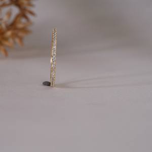 Anillo Minimalista con Banda de Diamantes para Mujer |   Anillo Apilable Delgado y Elegante de Oro, Joyería Fina y Delicada para Uso Diario - Product Image 6