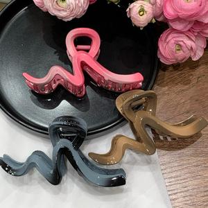 Haut de gamme grand Volume requin pince accessoire de <span class=keywords><strong>cheveux</strong></span> pour femmes dégradé arc pince à <span class=keywords><strong>cheveux</strong></span> chapeaux Durable en plastique femmes griffes de <span class=keywords><strong>cheveux</strong></span> - Product Image 1