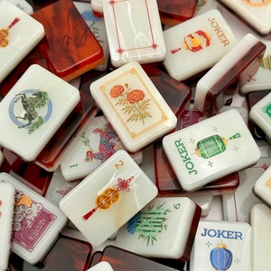 Mahjong Americano Grabado de 2 Capas, 160 Piezas, Lujosas Fichas de Mahjong Miss Pearl para Navidad - Product Image 1