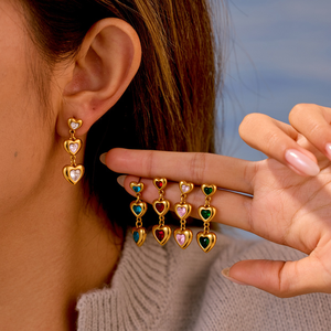 Pendientes de circonita en forma de corazón de acero inoxidable con baño de oro de 18 quilates al vacío, estilo Ins, modernos, versátiles y de alta gama. - Product Image 1