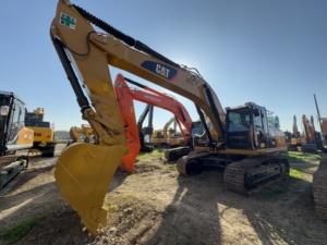 Gebrauchter CAT 329D2 30-Tonnen-Raupenbagger, schwere Baumaschine aus zweiter Hand zu verkaufen. - Product Image 1