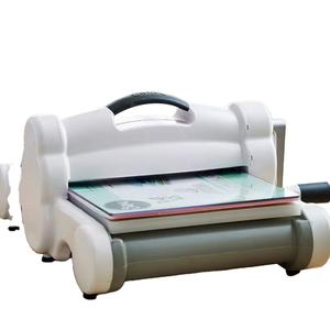 Machine <span class=keywords><strong>de</strong></span> découpe et d'embossage <span class=keywords><strong>de</strong></span> précision A4 pour <span class=keywords><strong>scrapbooking</strong></span>, outil artisanal DIY pour albums photo et projets créatifs - Product Image 1