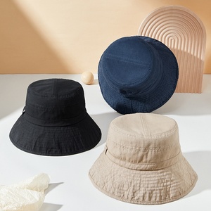 2025 mùa xuân mùa hè phong cách mới sọc nhăn Bông rửa người đàn ông Phụ nữ ngoài trời UV bảo vệ xô <span class=keywords><strong>hat</strong></span> nhà máy bán buôn - Product Image 2