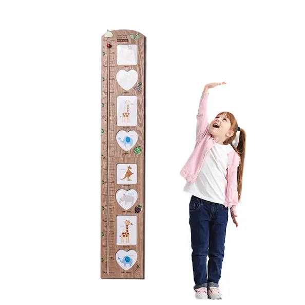折りたたみ式木製ボード成長チャート定規には、子供の写真用の額縁が含まれています