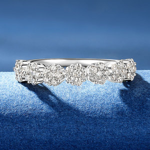 Anillo de Media Eternidad con Flores de Moissanita Redonda de 0.65CT, 1.6mm y 1.5mm, Plata 925, Siete Flores Pequeñas, Exquisito Anillo de Media Hora - Product Image 3