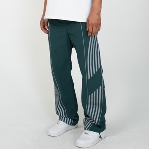 Pantalon parachute ajustable pour homme, style streetwear Gorpcore, esthétique vintage Y2K, avec bandes réfléchissantes incurvées, taille oversize - Product Image 2