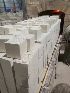 Pièces industrielles en céramique cordiérite en nid d'abeille pour l'accumulation <span class=keywords><strong>de</strong></span> <span class=keywords><strong>chaleur</strong></span>, pour le moulage <span class=keywords><strong>de</strong></span> broyeurs à billes et la fabrication <span class=keywords><strong>de</strong></span> briques réfractaires - Product Image 5