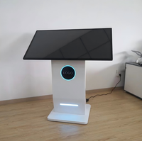 Lumières d'ambiance à écran tactile interactif de kiosque à vérification automatique d'intérieur Android de 65 ''pour magasin de détail hall d'aéroport public intérieur