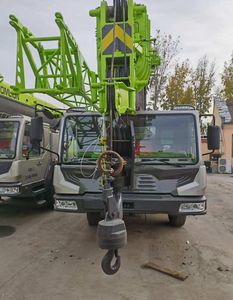 Équipement industriel fiable, grue hydraulique puissante de 30 tonnes, dotée d'une installation et d'un transport rapides, modèle ZTC300V532 - Product Image 3