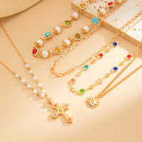 Collier Croix Géométrique Irrégulier Tendance avec Strass Colorés et Pendentif Cercle Perle pour Femme - Accessoire Très Vendu