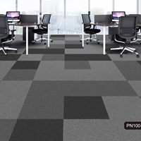 Moquette de bureau en nylon de couleur unie 50*50cm, carreaux de moquette de sol modernes avec dos en PVC