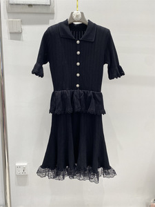 Robe midi décontractée en tricot pour femme, style français, col rabattu, manches courtes, unie, coupe trapèze, volants et dentelle, collection été 2026 - Product Image 3