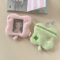Porte-cartes photo en peluche trèfle à quatre feuilles rose mignon, porte-carte de bus, bande de protection pour carte d'identité, affichage de photos Kpop, pendentif pour sac d'école