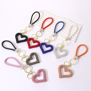 Portachiavi di Lusso con Cordino in Pelle e Diamanti, Borsa per Auto Personalizzata con Strass, Cuore in Metallo Glitterato - Product Image 1