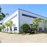 Entrepôt moderne en tôle ondulée - Nouvelle conception de bâtiment modulaire préfabriqué pour stockage industriel, atelier et hangar de garage