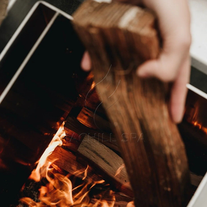 Hachillspa <span class=keywords><strong>Spa</strong></span> extérieur Bain à remous au design moderne avec revêtement en bois massif noir et couvercle de poêle à feu et marche en option - Product Image 5