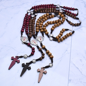 Collier de prière en perles de bois avec pendentif croix en coquillage, bijoux de cérémonie religieuse - Product Image 5