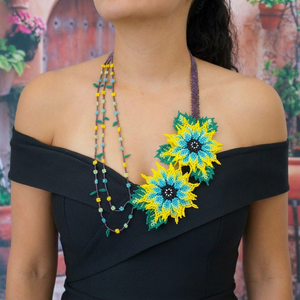SUPER SOLDE : Collier vintage perlé Huichol avec marguerites Gerbera pour anniversaire, Noël, mariage - Product Image 1
