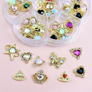 50 Piezas al por Mayor, Accesorios para Uñas DIY, 7 Compartimentos, Dijes de Metal con Forma de Corazón, Corona y Estrella 3D, con Circonitas y Pedrería - Product Image 5