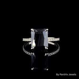 แหวนเพชรธรรมชาติทำมือสำหรับงานหมั้นหรือของขวัญสุดพิเศษใช้ได้ทุกวัน - Product Image 1