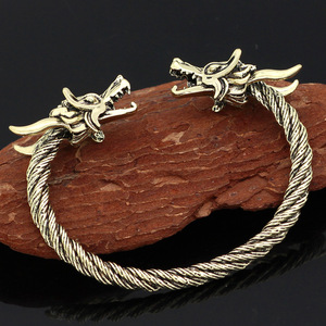Dragon Celtique Viking Rétro Européen Américain pour Bracelet pour Homme Accessoire Classique en Alliage Réglable Bicolore pour Anniversaires - Product Image 2