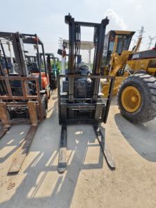 Chariot élévateur TCM FD30 Mini 3 tonnes d'occasion, prêt à l'emploi, capacité de levage, en stock à Shanghai, bon état - Product Image 4