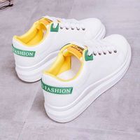 Chaussures plates pour femmes, nouveau design, petites chaussures blanches, bout rond, couleur unie, brodées, semelle épaisse, chaussures de mode