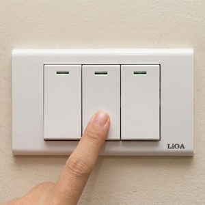 Professional 3 Gang Way Electrical <b>Wall</b> <b>Switch</b> White Color Large Panel Push Button <b>Light</b> <b>Switch</b> for Office Building - Product Image 6