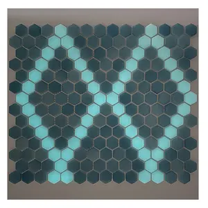 Vetro smaltato Glossy Glow In The Dark Blue Custom Art bordi luminosi tessere di mosaico per piscina