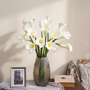 CallaFloral Lirio de Cala Artificial Blanco, Rama Individual, Decoración de Interiores, Manualidades para Bodas, Estilo INS - Product Image 1