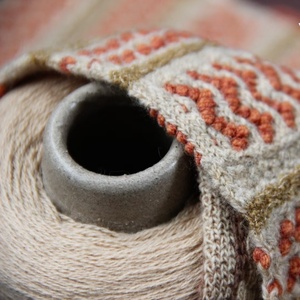 Van Sen Fashion Dyed Anti-Pilling Wool Blended <b>Yarn</b> 2/16Nm 85% RWS Merino Wool 15% Recycled Nylon Brown Hand Knitting <b>Yarn</b> - Product Image 2