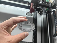 Machine de gravure laser refroidie à l'eau de haute précision pour la fabrication de feuilles de caoutchouc inodores de qualité supérieure, destinée aux tampons auto-encreurs en bois et en caoutchouc