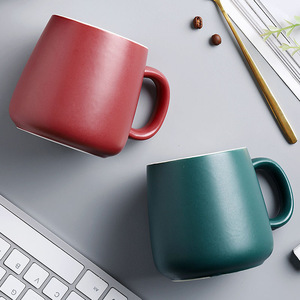 Tasses à café en céramique modernes et simples de grande capacité, mugs à thé, gobelets à lait en porcelaine fantaisie avec poignée pour cadeau de Noël - Product Image 1