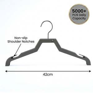 <span class=keywords><strong>Cintre</strong></span> à vêtements en plastique noir de 42 cm avec encoches antidérapantes, <span class=keywords><strong>cintre</strong></span> robuste pour costumes, idéal pour l'affichage en magasin, support OEM direct usine - Product Image 2