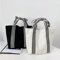 Tas Selempang Kanvas Kasual Persegi dengan Nama Pengiring Pengantin yang Dipersonalisasi, Bordir Custom, Tas Jinjing untuk Perjalanan, Kancing Tekan Atas, untuk Pengantin