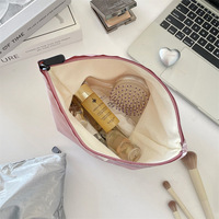 Vente en gros Sac cosmétique en polyester pailleté avec étiquette personnalisée Sac en cuir artificiel brillant rose argenté Trousse de maquillage pour cosmétiques