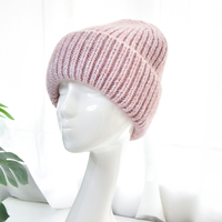 Gorro de punto de lana con logotipo personalizado para hombres y mujeres, gorro de invierno cálido y suave con bordado, característica común de tela OEM/ODM para viajes