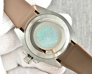 Lancement du Nouvel An 2026. Fabriqué en acier de haute qualité. Avec une lumière nocturne extrêmement puissante. Montre mécanique haut de gamme pour hommes - Product Image 4