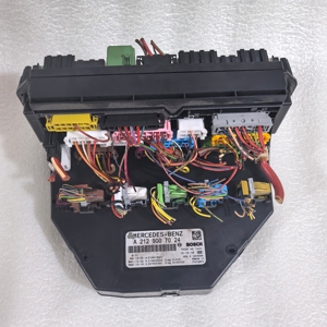Module de calculateur de carrosserie avant et arrière d'occasion pour Mercedes-Benz W212/W204/W218/W207 24V OE SMP132532 Garantie 6 mois Compatible avec les véhicules - Product Image 3