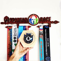 Großhandel Wabenförmiges Holz-Medaillen-Display-Regal Medaillen-Ausstellungsständer