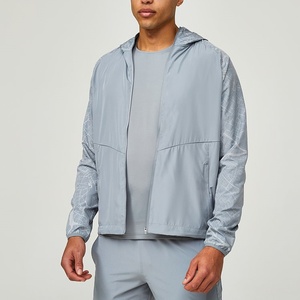 Jaket penahan angin bertudung pria, jaket penahan angin tahan air 100% poliester ringan bertudung desain cetak reflektif kustom - Product Image 2