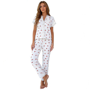Conjunto de <span class=keywords><strong>Pijama</strong></span> con Estampado de Cerezas para <span class=keywords><strong>Mujer</strong></span> - Ropa de Dormir de Gran Venta con Ribete Bordado Soluble en Agua, <span class=keywords><strong>Manga</strong></span> <span class=keywords><strong>Corta</strong></span> y Pantalones Largos - Product Image 2