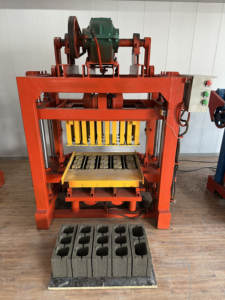 Adatto per la produzione su larga scala di mattoni macchina di vendita a caldo in messico in grado di produrre mattoni cavi blocco che fa la macchina - Product Image 6